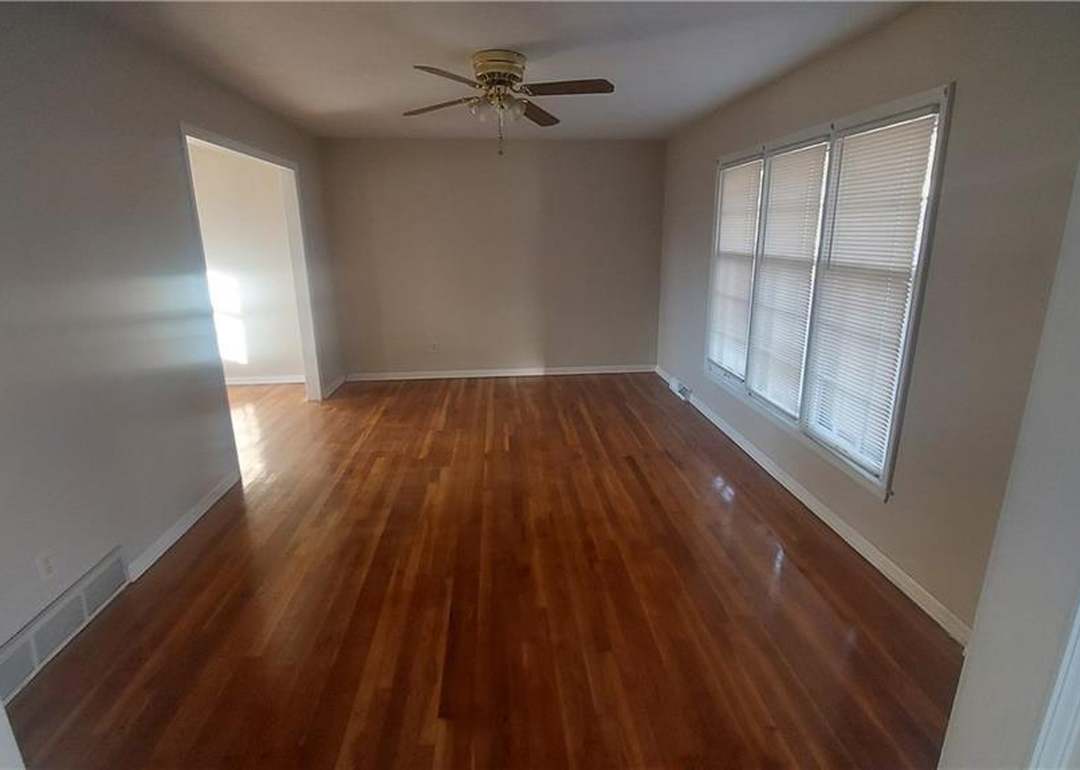 13212 Winchester Avenue — photo 13