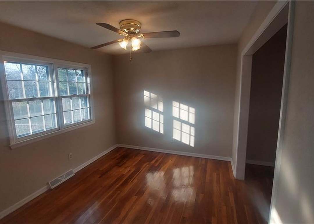 13212 Winchester Avenue — photo 15