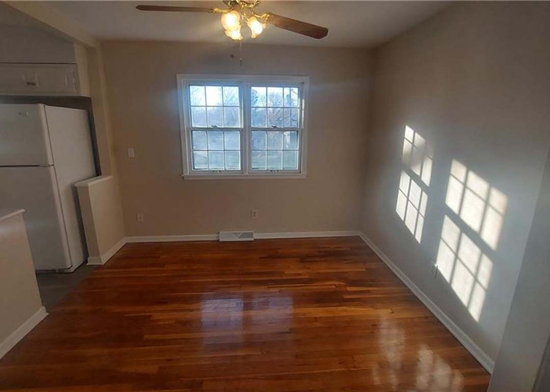 13212 Winchester Avenue — photo 16