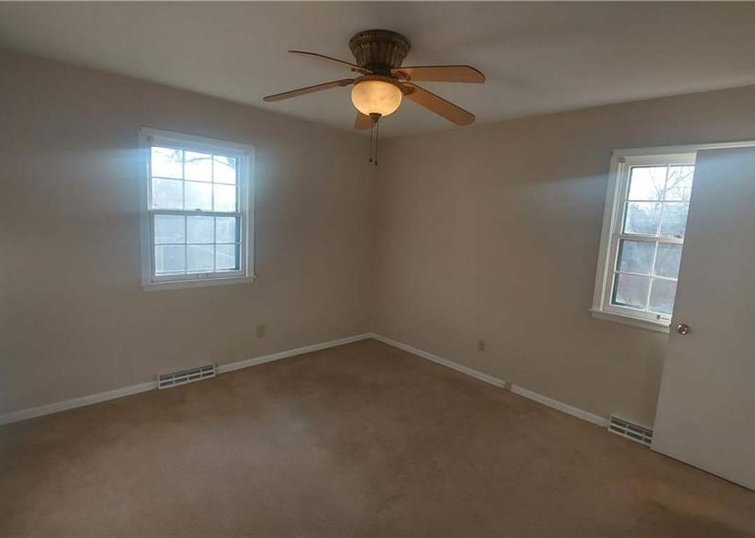13212 Winchester Avenue — photo 27