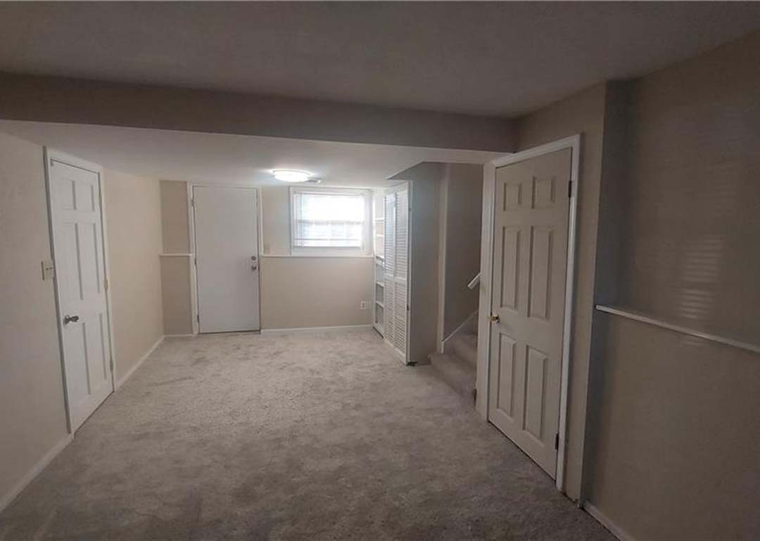 13212 Winchester Avenue — photo 36