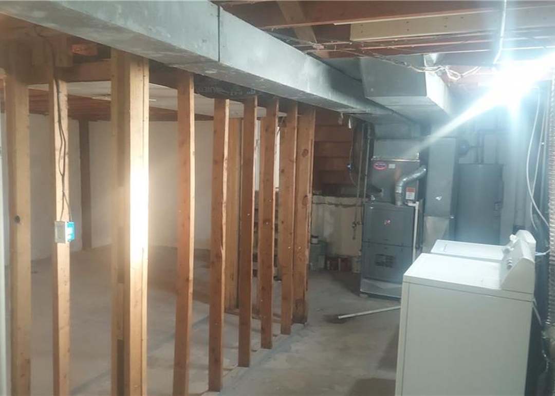 13212 Winchester Avenue — photo 44