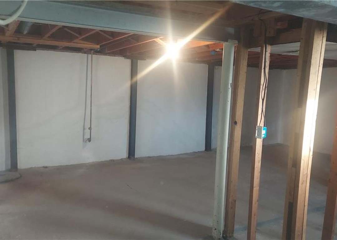 13212 Winchester Avenue — photo 45