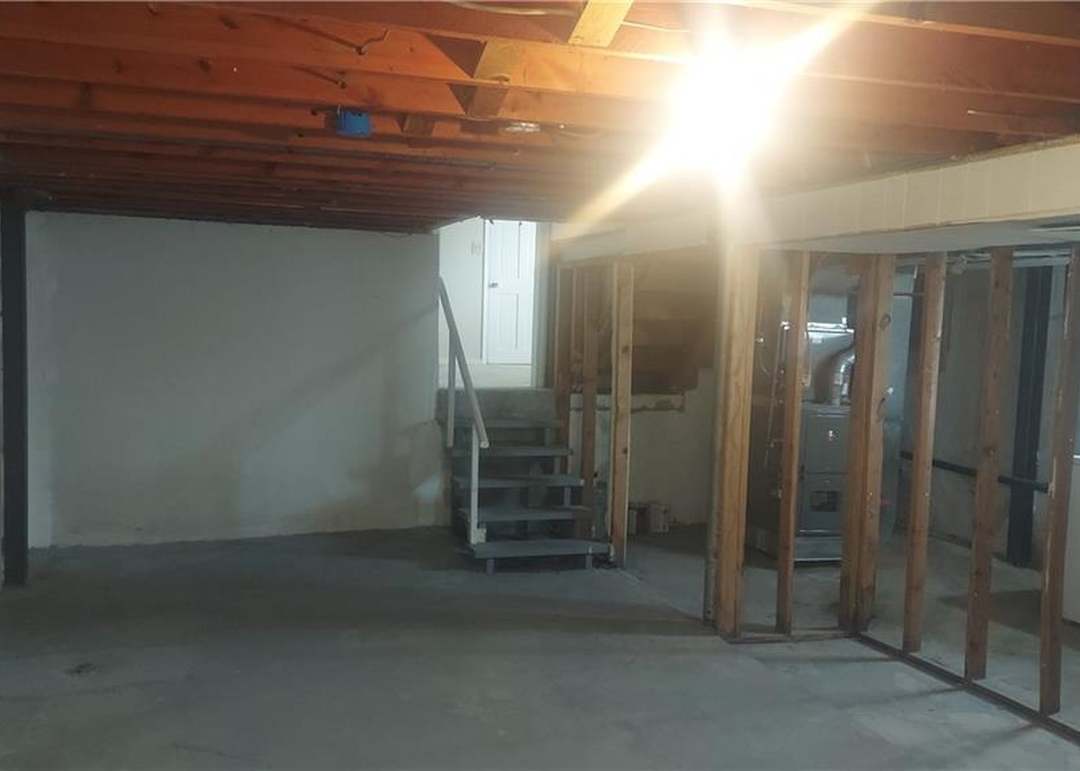 13212 Winchester Avenue — photo 46