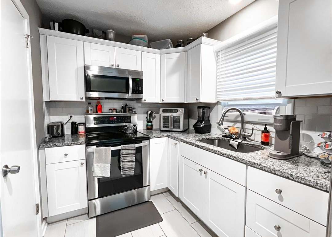 13213 Winchester Avenue — photo 13