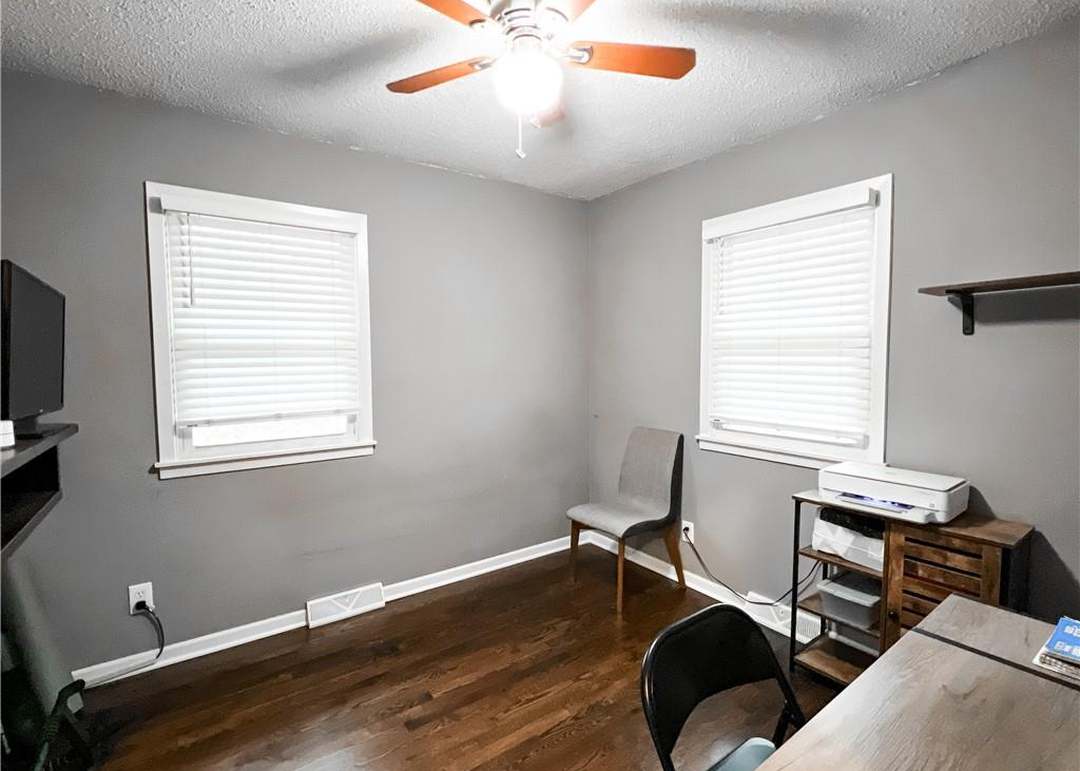 13213 Winchester Avenue — photo 15
