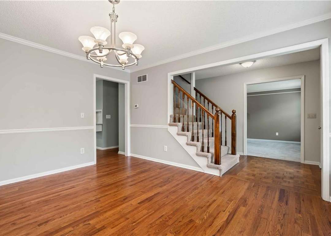 1322 E 153rd Terrace — photo 10