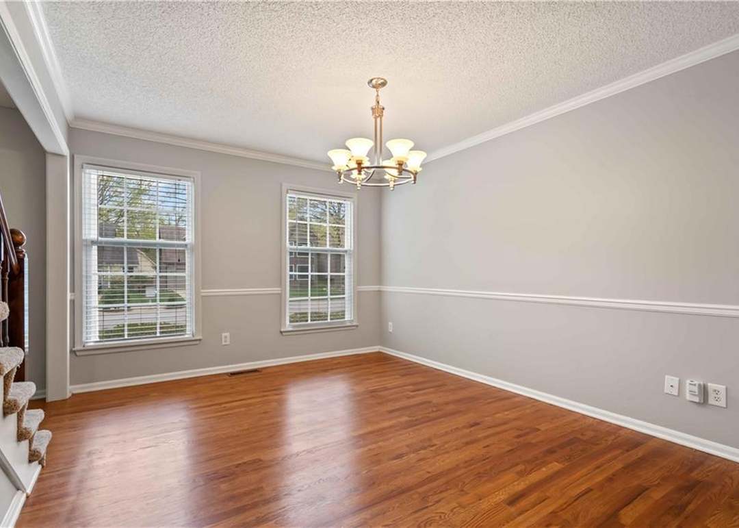 1322 E 153rd Terrace — photo 11