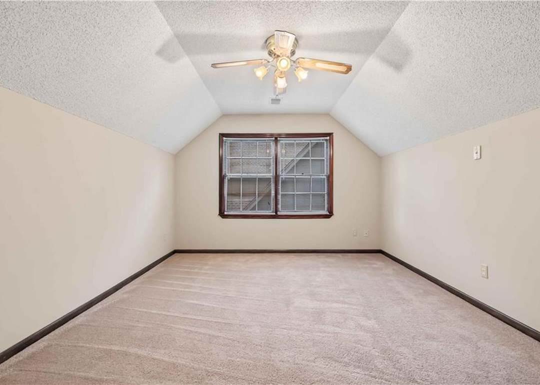 1322 E 153rd Terrace — photo 34