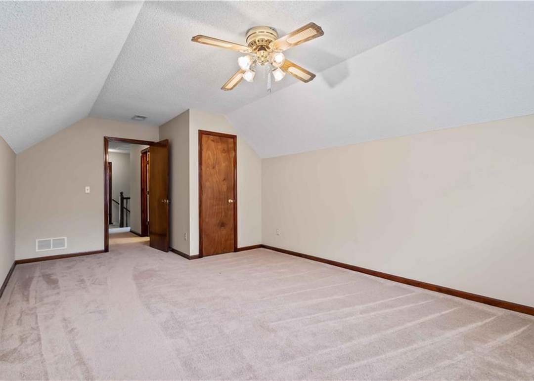 1322 E 153rd Terrace — photo 35