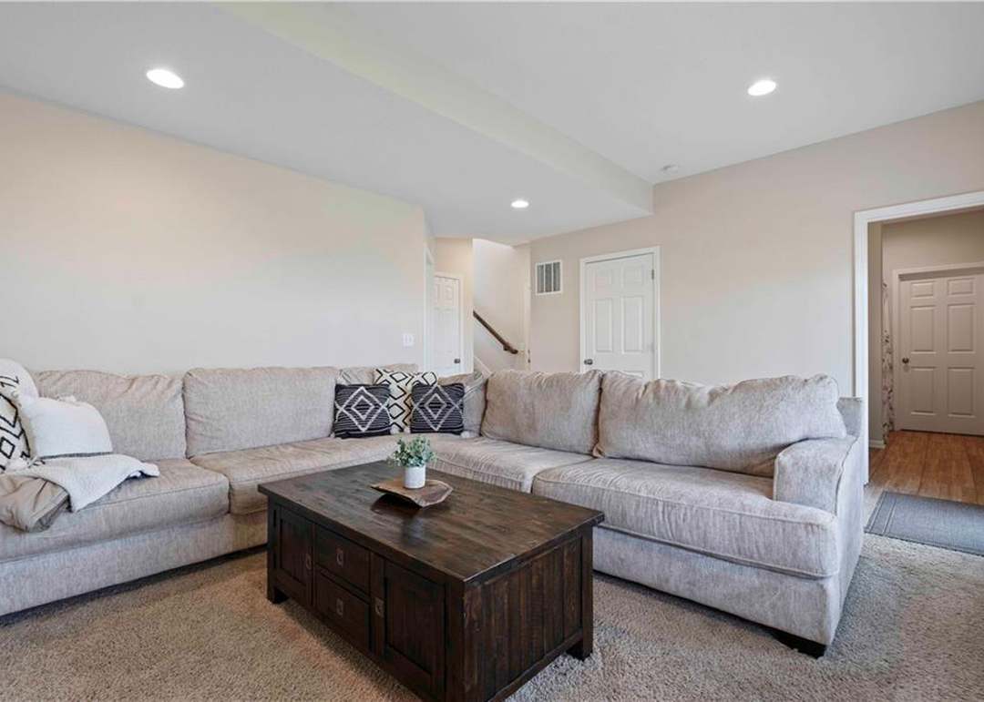 1324 N 160th Terrace — photo 30