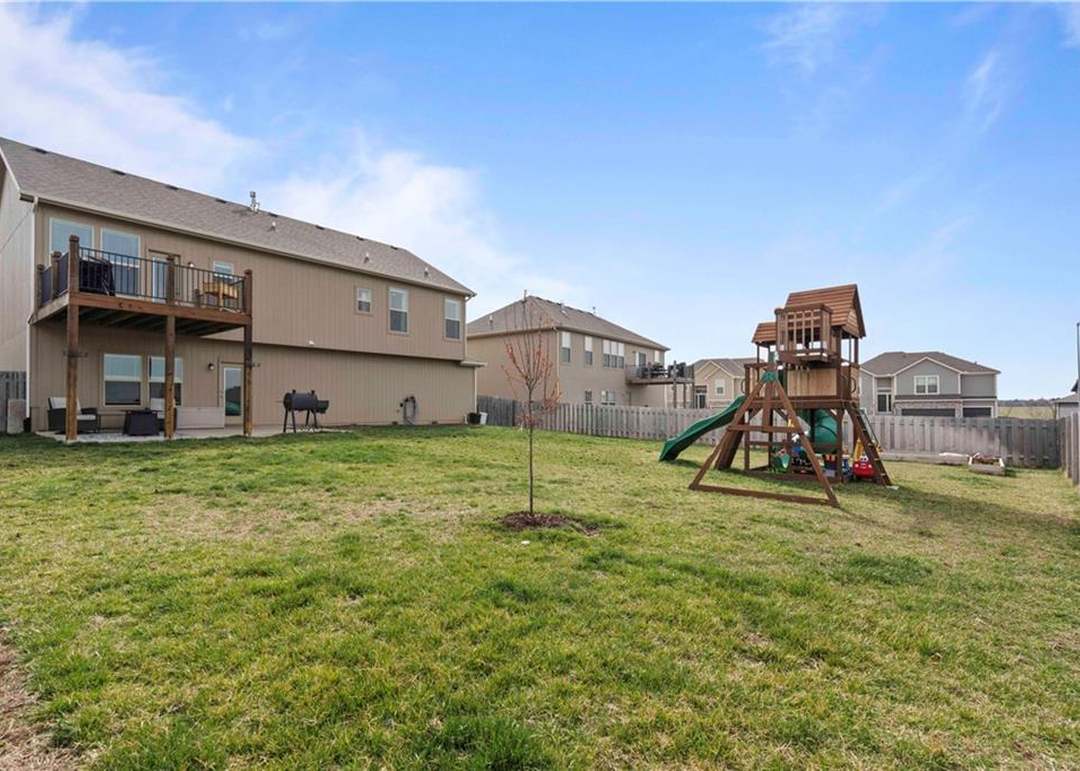 1324 N 160th Terrace — photo 40