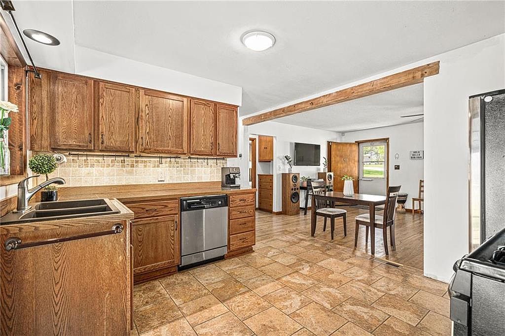 13331 W 61st Street — photo 17
