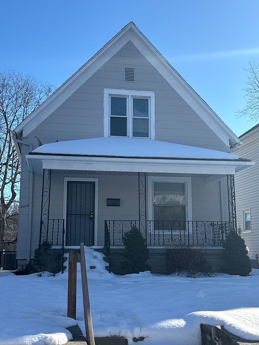 137 N White Avenue — photo 1