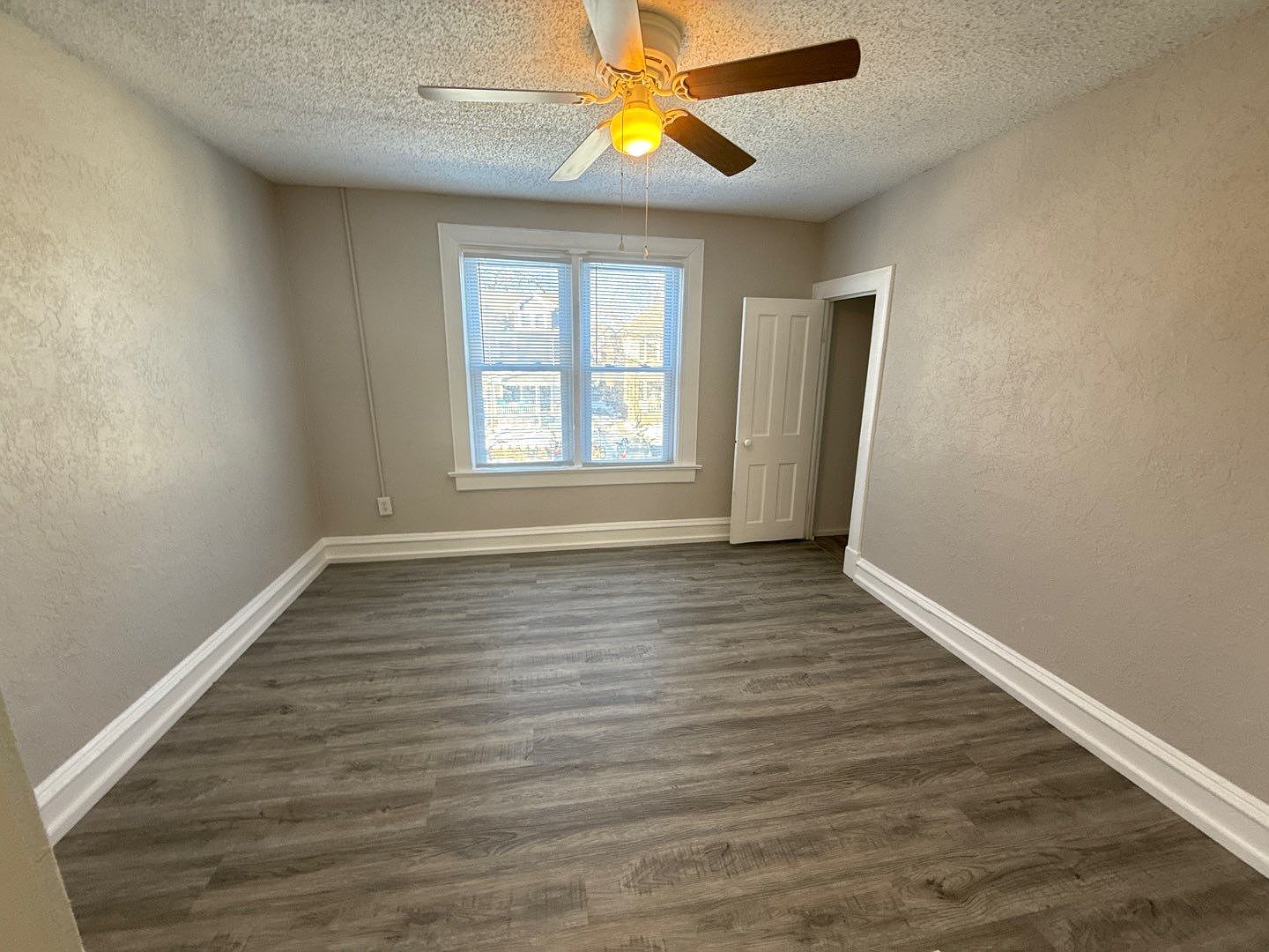 137 N White Avenue — photo 7