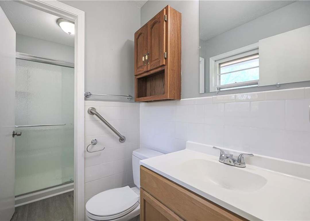 13723 Parker Avenue — photo 3