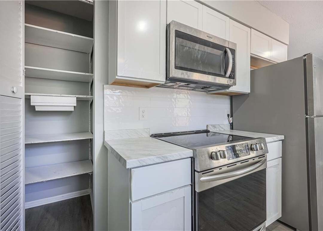 13723 Parker Avenue — photo 4