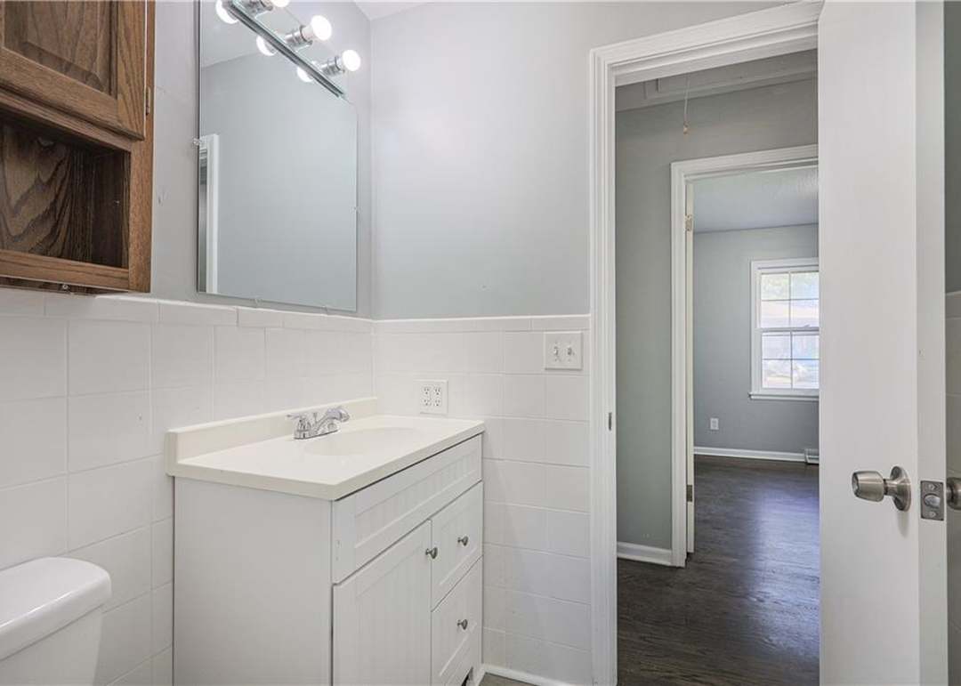 13723 Parker Avenue — photo 7