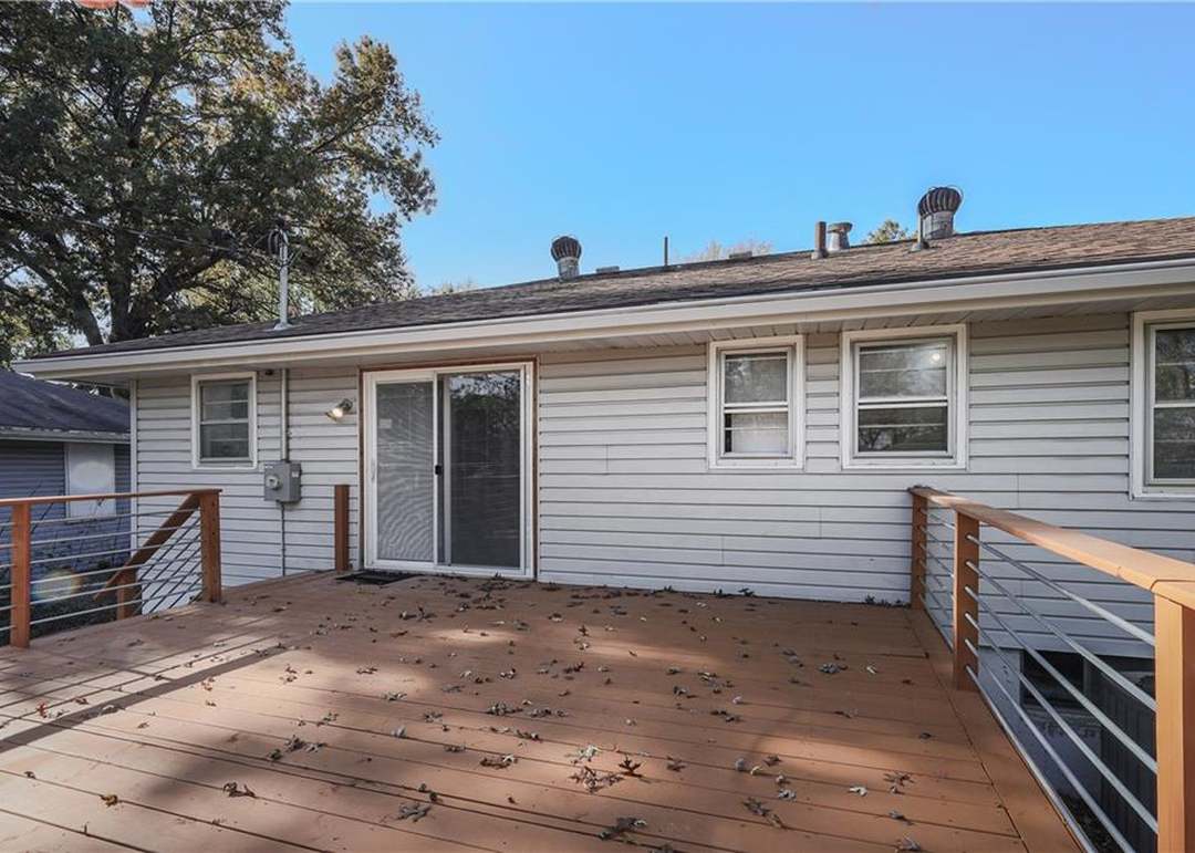 13723 Parker Avenue — photo 10