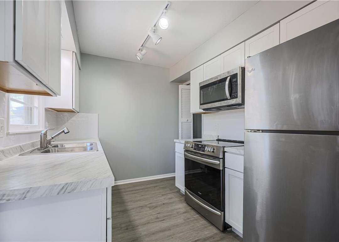 13723 Parker Avenue — photo 15