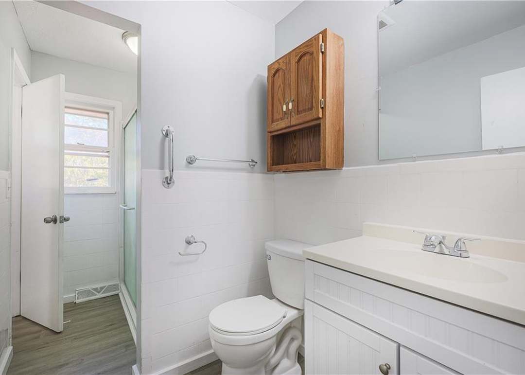 13723 Parker Avenue — photo 17