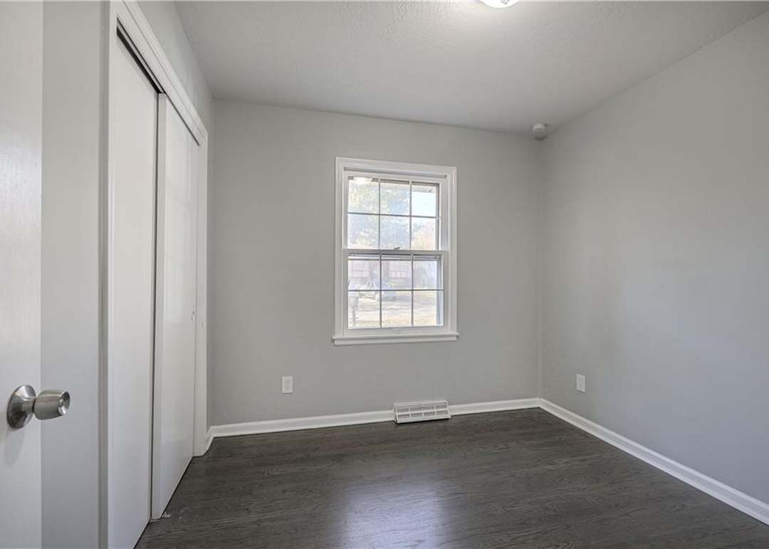 13723 Parker Avenue — photo 18