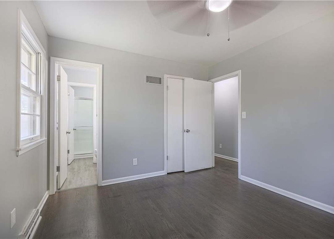 13723 Parker Avenue — photo 22