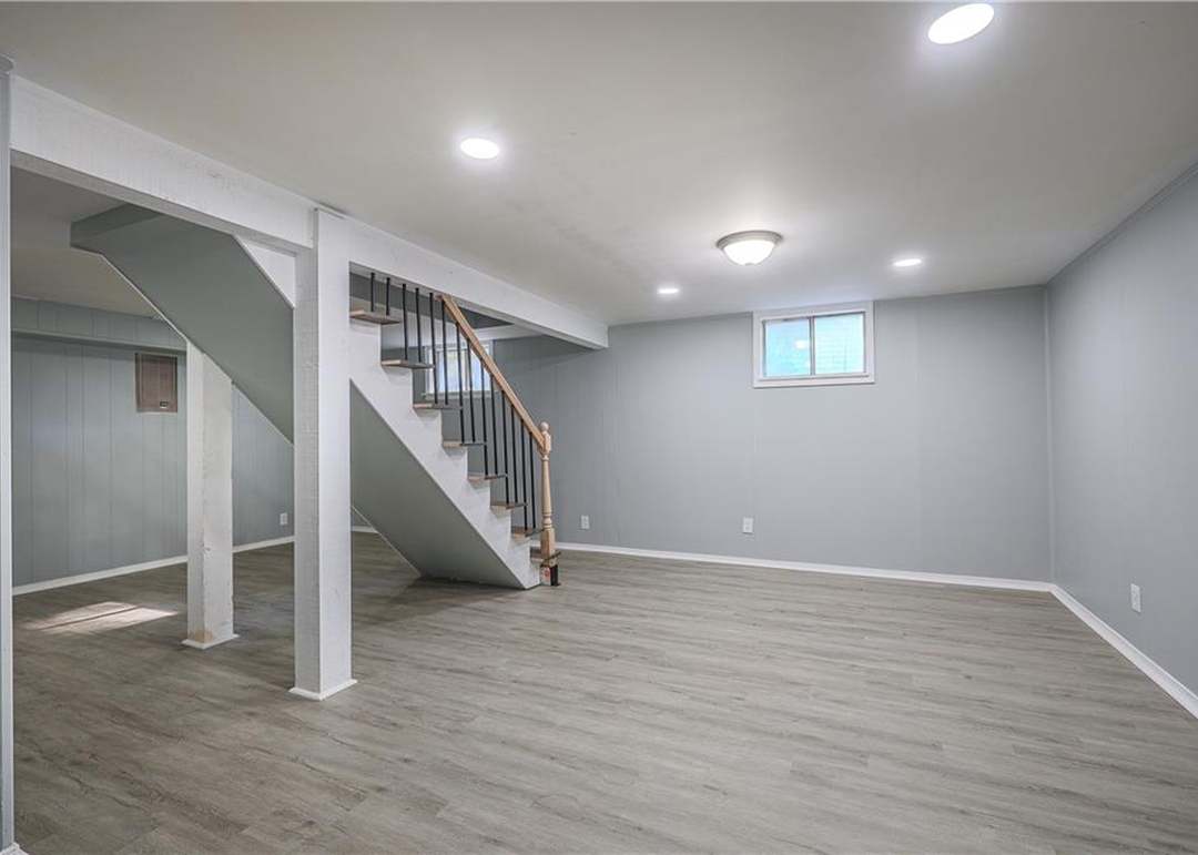 13723 Parker Avenue — photo 25