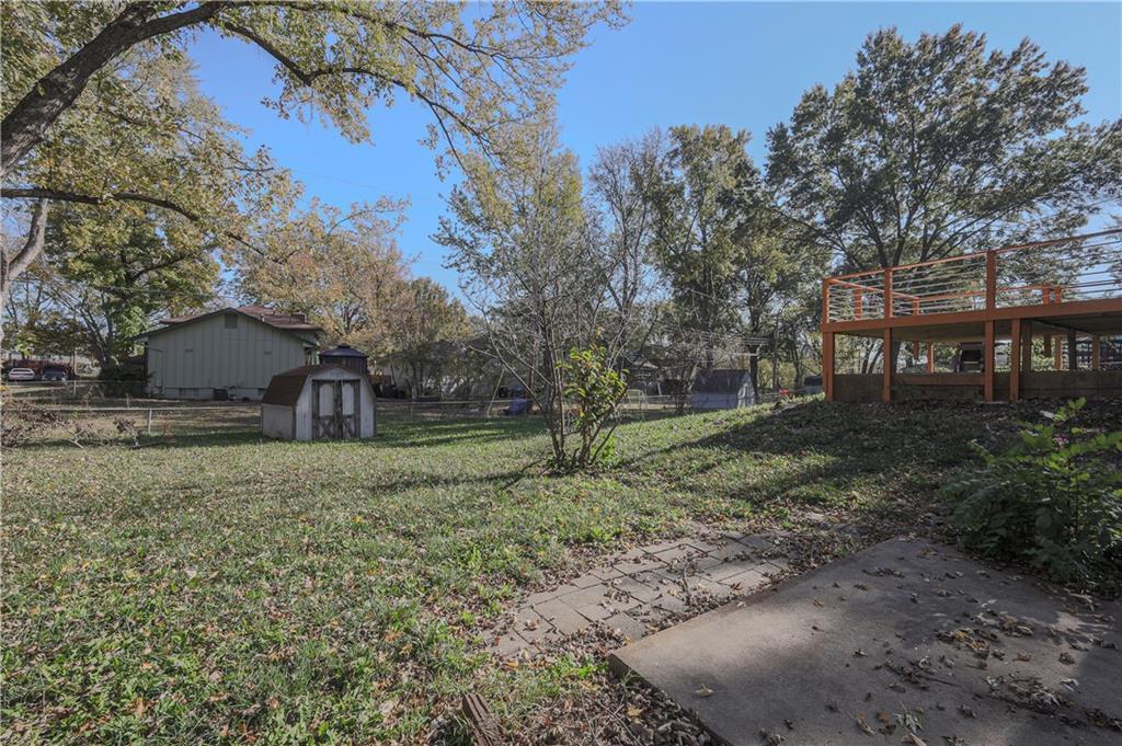 13723 Parker Avenue — photo 27