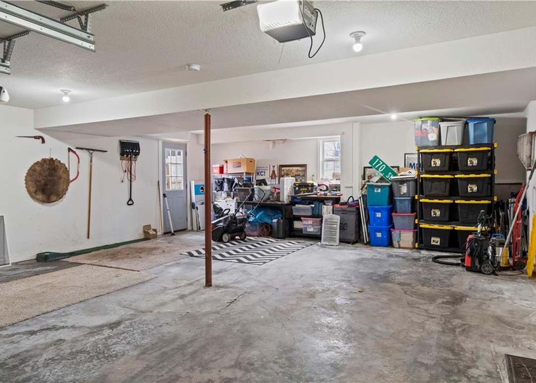 13733 Lawrence Avenue — photo 26