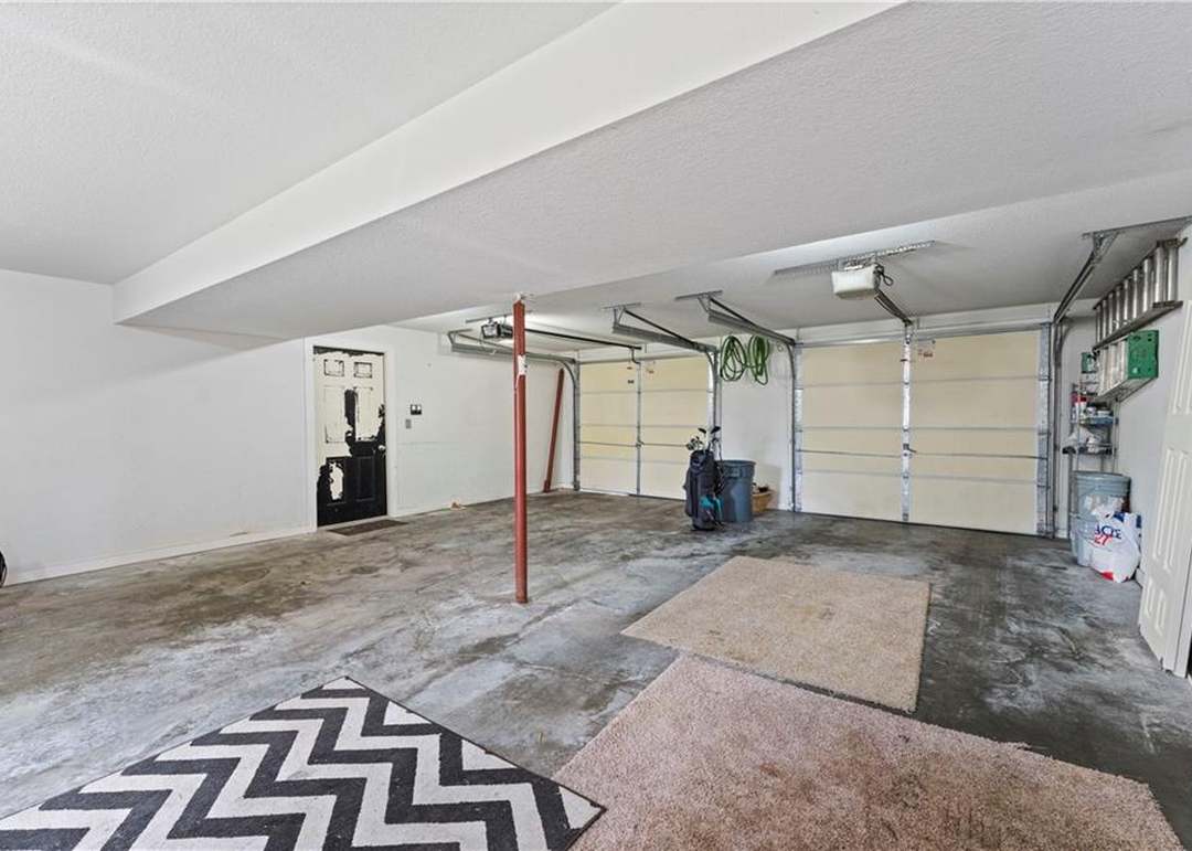 13733 Lawrence Avenue — photo 27