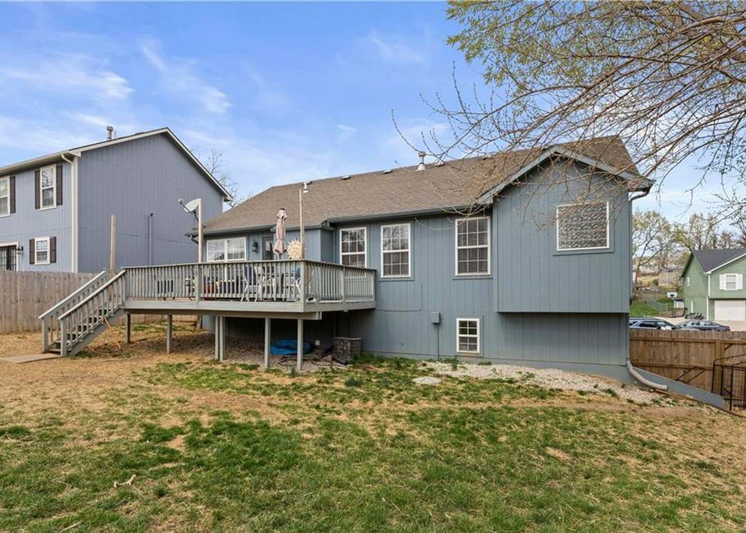 13733 Lawrence Avenue — photo 34