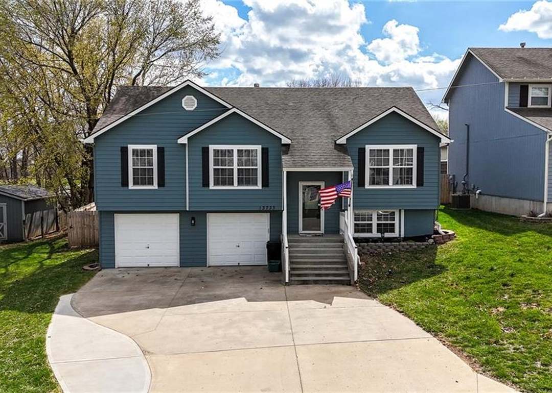 13733 Lawrence Avenue — photo 38