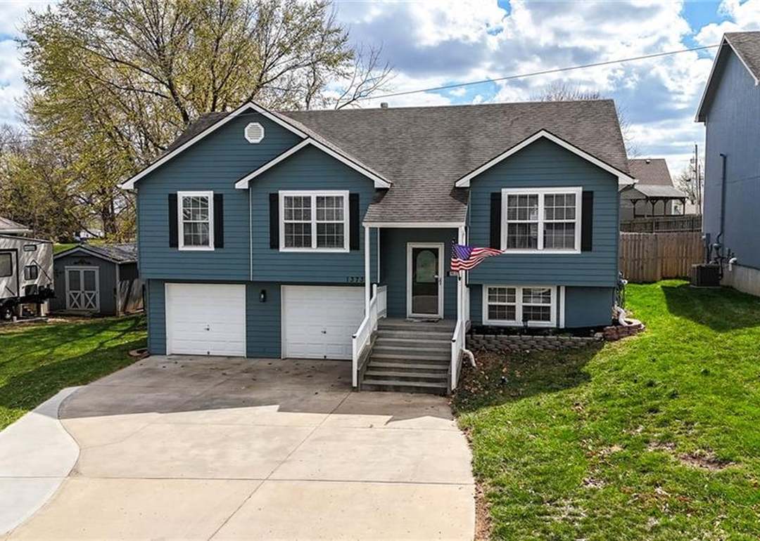 13733 Lawrence Avenue — photo 39