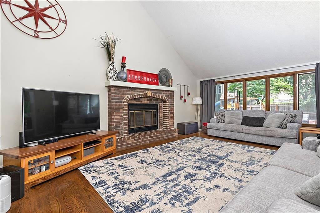 13808 W 77th Terrace — photo 4