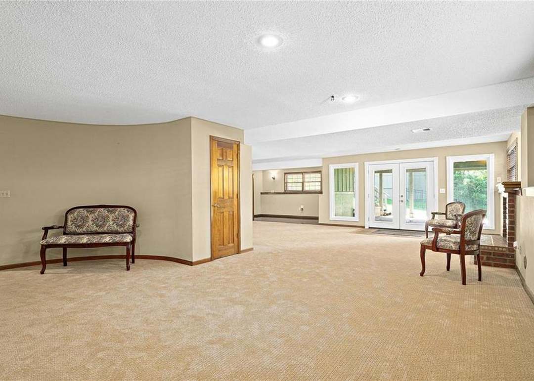 13834 Hardy Street — photo 5