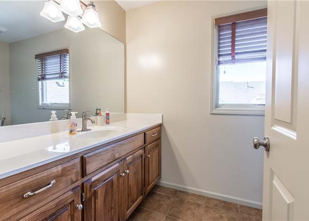 13943 S Summit Street — photo 20