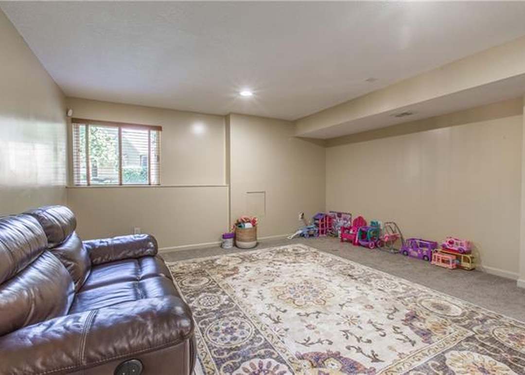 13943 S Summit Street — photo 21