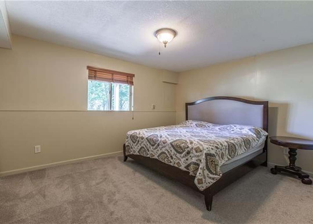 13943 S Summit Street — photo 22