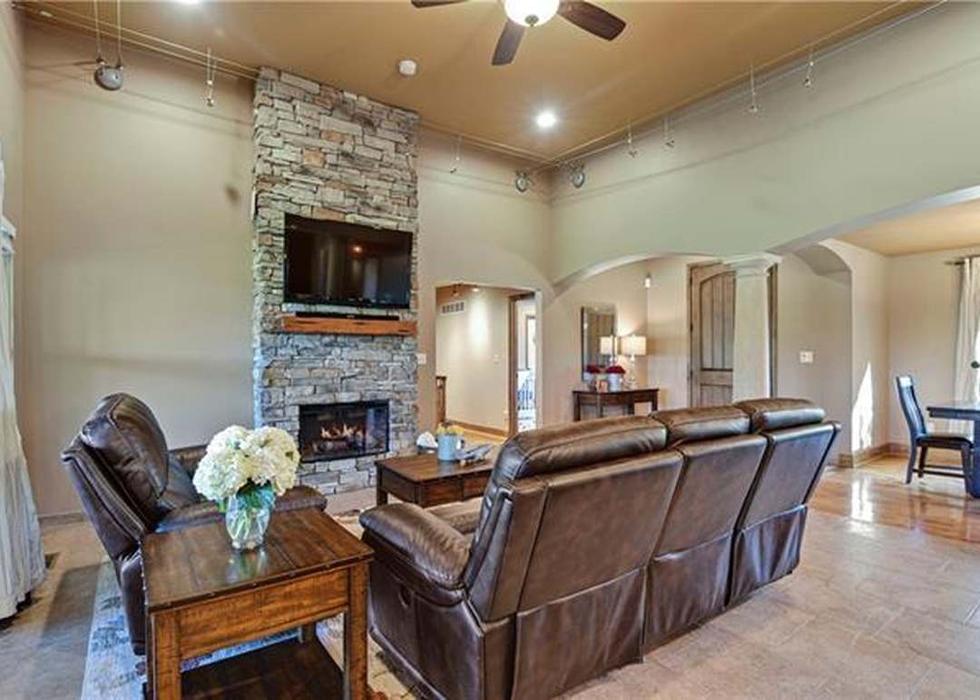 1402 WHISPERING RIDGE — photo 10
