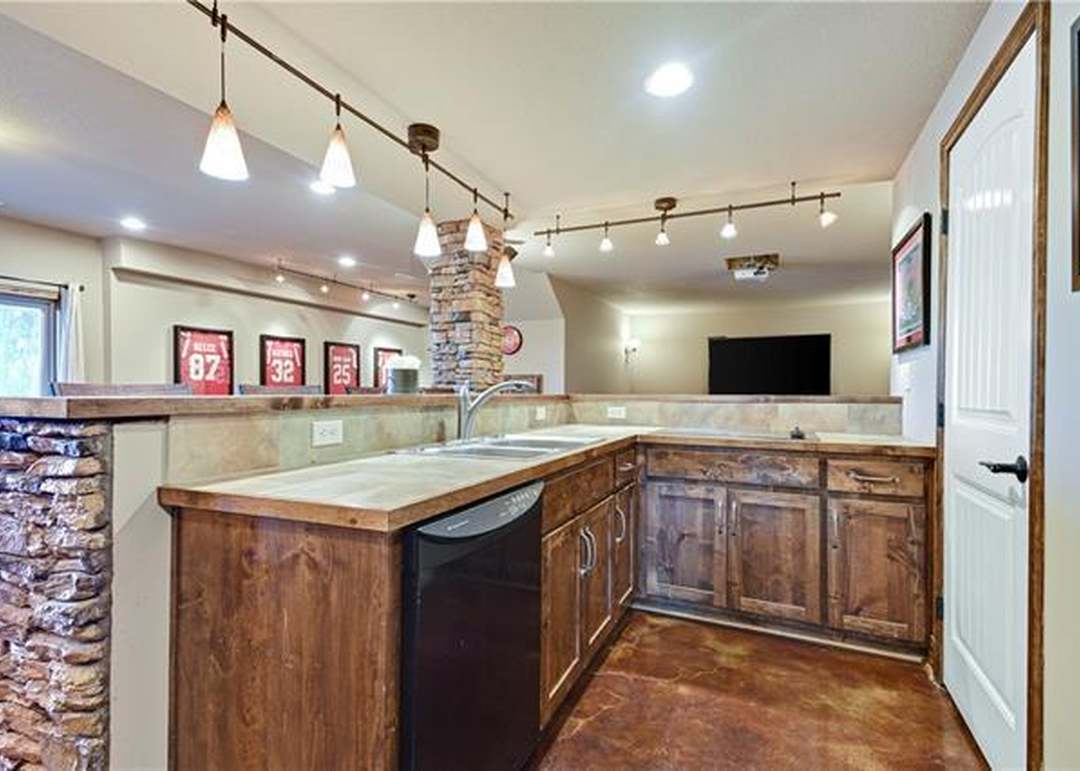 1402 WHISPERING RIDGE — photo 29