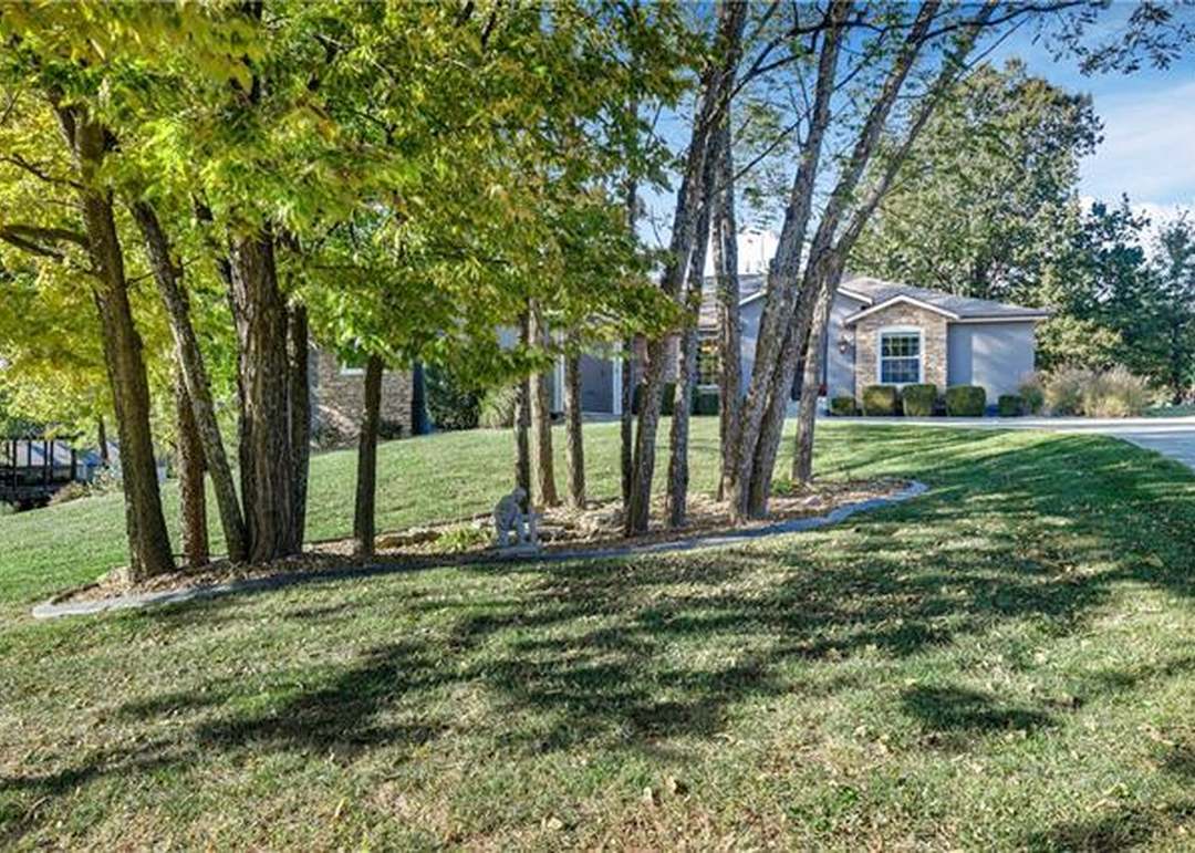 1402 WHISPERING RIDGE — photo 38