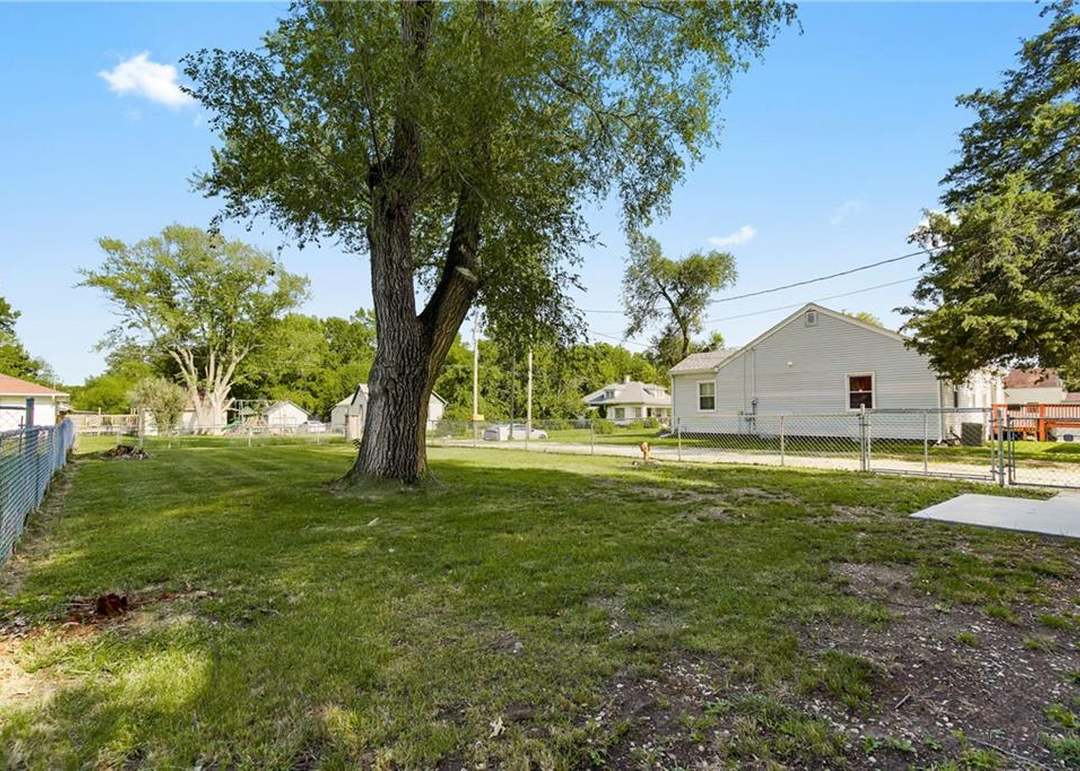 1404 S Butler Drive — photo 25