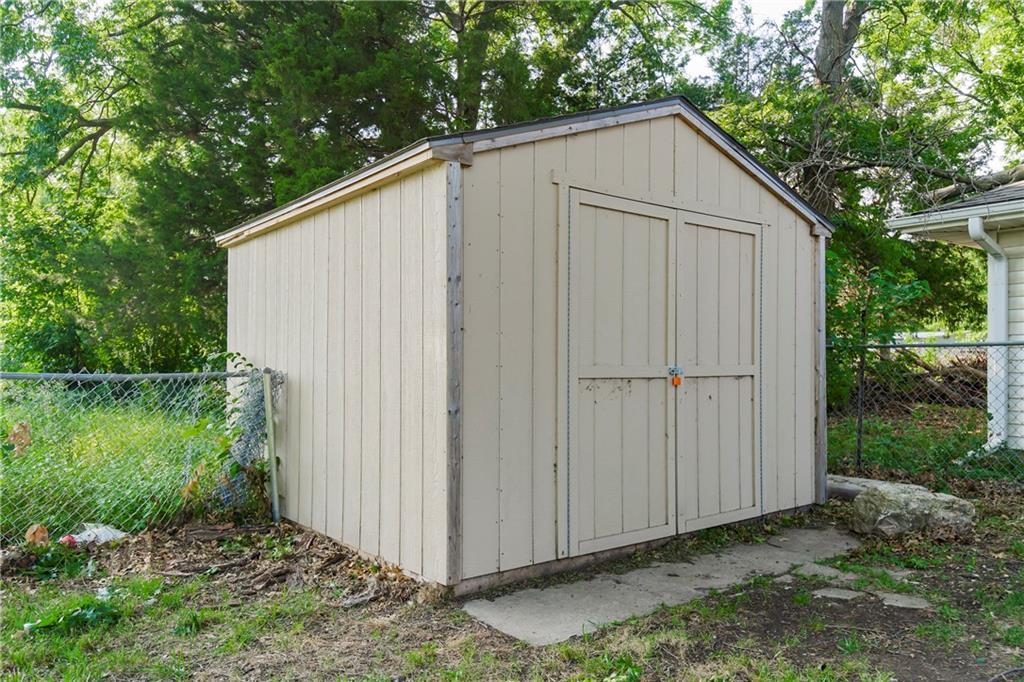 1404 S Butler Drive — photo 27