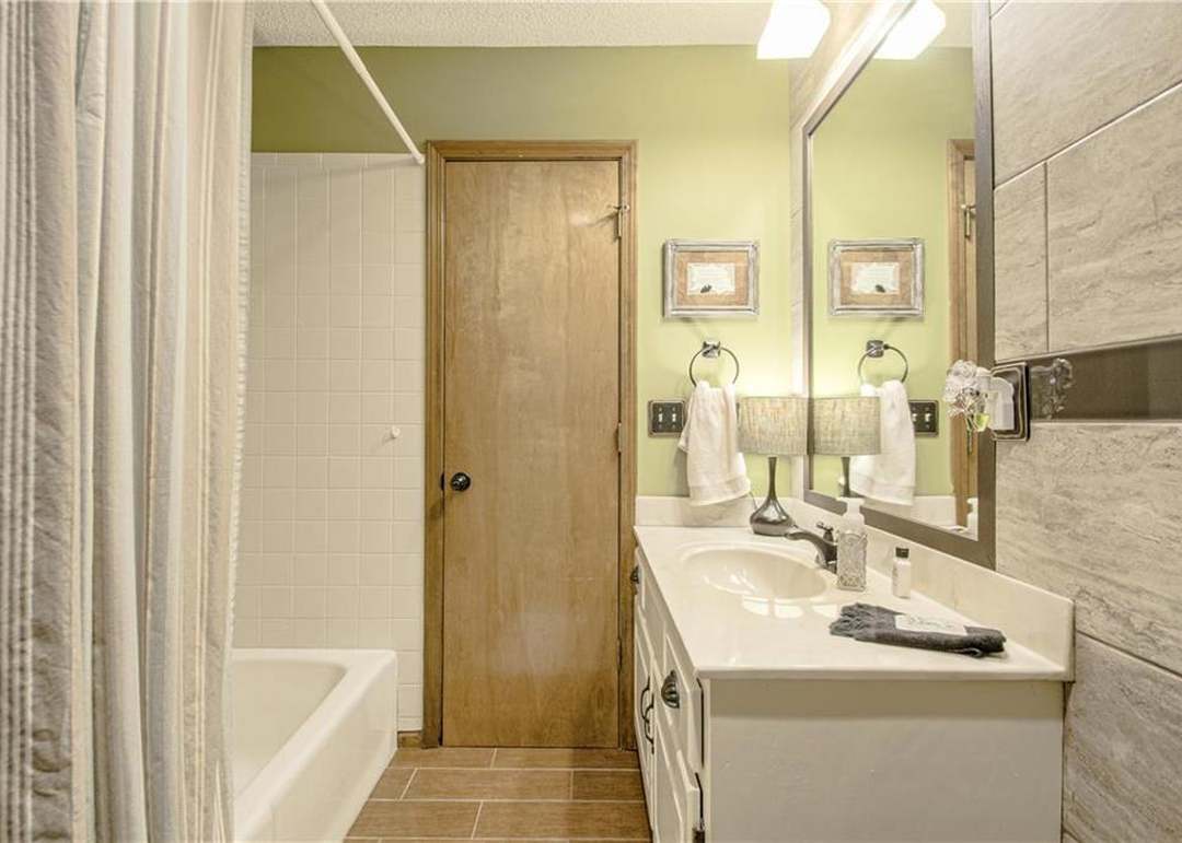 1413 NW FOXBORO Road — photo 5