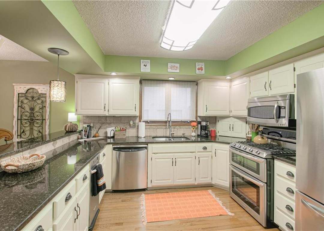 1413 NW FOXBORO Road — photo 9