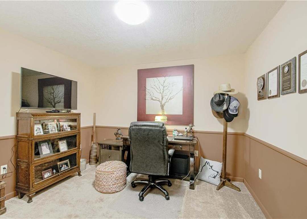1413 NW FOXBORO Road — photo 22