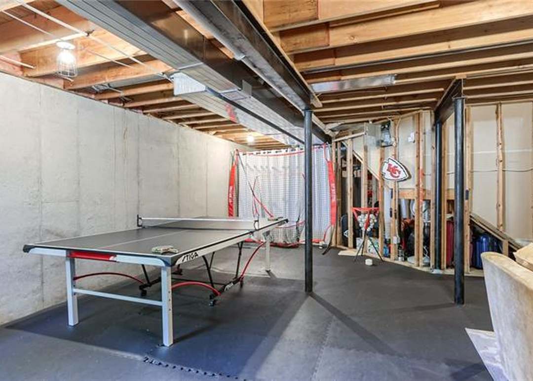 14201 Lowell Avenue — photo 28