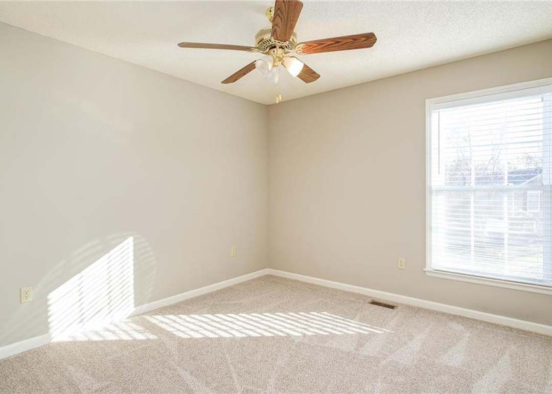 14450 W 122nd Street — photo 32