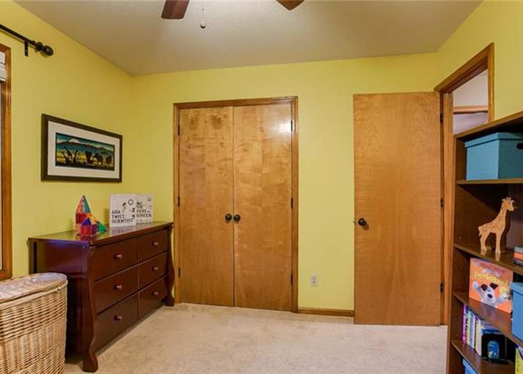 14516 W 69th Terrace — photo 3